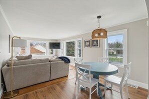 Appartamento, letti multipli, cucina, vista giardino (The Coastal Nest) | Ristoranti