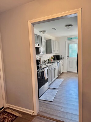 Fridge, microwave, oven, stovetop - Charming Charlotte Getaway, Quiet Cul-de-Sac, Big Deck, Near Uptown & Airport (Charlotte)