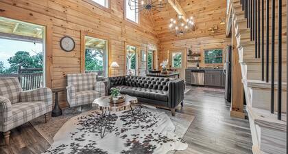 Updated Brow View Cabin with Hot Tub/Fire Pit/Arcade in Mentone