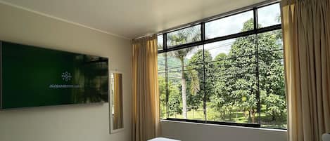 2 quartos, ferros/tábuas de passar roupa, Wi-Fi, roupa de cama