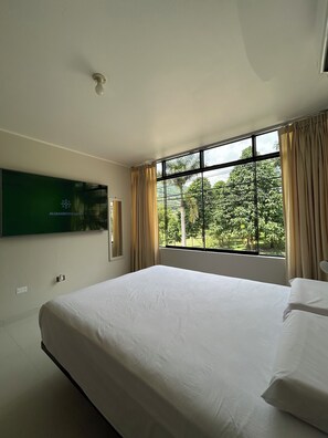 2 sovrum, strykjärn/strykbräda, wi-fi och sängkläder