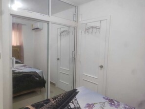 3 chambres, fer et planche à repasser, Wi-Fi, draps fournis