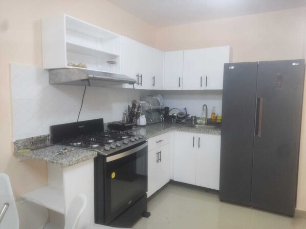 Forno, macchina per tè/caffè, bollitore elettrico, tostapane