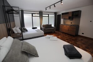 5 Schlafzimmer, Bügeleisen/Bügelbrett, WLAN, Bettwäsche