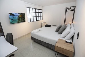 5 chambres, fer et planche à repasser, Wi-Fi, literie fournie