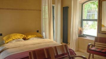 Fer et planche à repasser, Wi-Fi, draps fournis