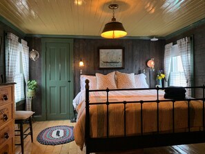 3 slaapkamers, een strijkplank/strijkijzer, wifi, beddengoed