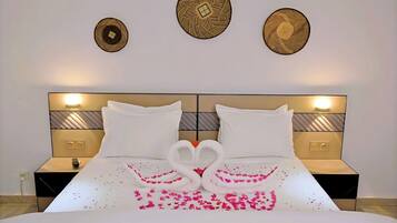 5 bedrooms, WiFi, bed sheets