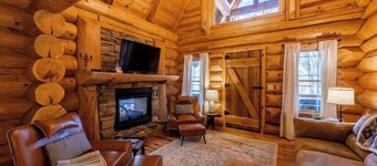 Snowshoe View Log Cabin | Hot Tub & Mtn Luxury