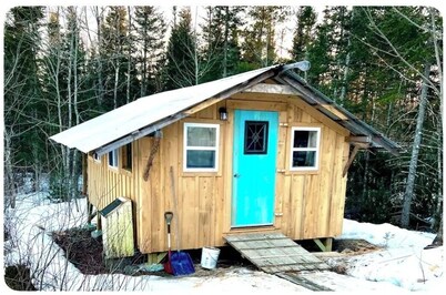 Enchanting 1-bedroom bungalow on Organic Farm — with WiFi!