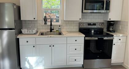 Charming studio in delightful Danville with free wifi and in-unit washer/dryer.