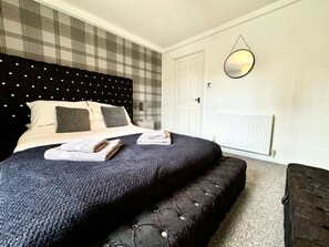 2 chambres, fer et planche Ă repasser, draps fournis