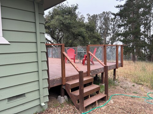 Quiet Country 1-bedroom apartment in Royal Oaks with beautiful views