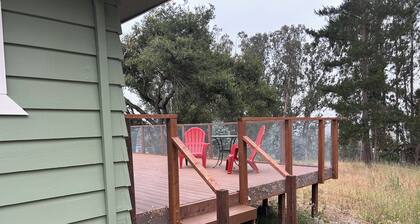 Quiet Country 1-bedroom apartment in Royal Oaks with beautiful views