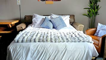 3 camere, una scrivania, ferro/asse da stiro, culla da viaggio