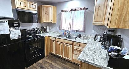 3Bd, King, Brkfst, Large TVs, W/D, Sleeps 11, BBQ