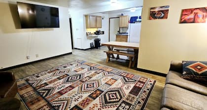 1Bd, King, Brkfst, Large TVs, W/D, Sleeps 4, BBQ