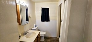 Hårtørrer, håndklæder