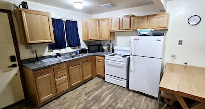 1Bd, King, Brkfst, Large TVs, W/D, Sleeps 4, BBQ