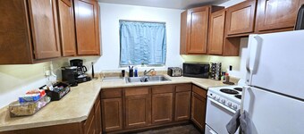 3Bd, King, Brkfst, Large TVs, W/D, Sleeps 11, BBQ