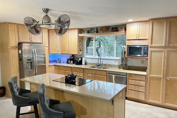 Microondas, horno, parrilla de estufa y lavavajillas