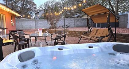 Hot Tub, Kayaks, Grill, Fire Pit, Pet Friendly, Ping Pong, W/D, Brkfst, Sleeps 12