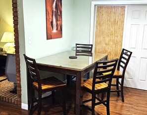 Dining - Hot Tub, Kayaks, Grill, Fire Pit, Pet Friendly, Ping Pong, W/D, Brkfst, Sleeps 12 (Page)