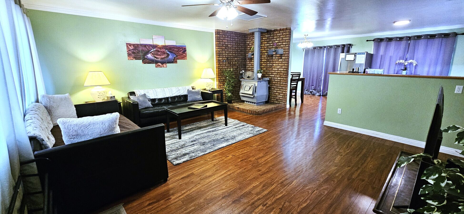 Smart TV, fireplace, table tennis