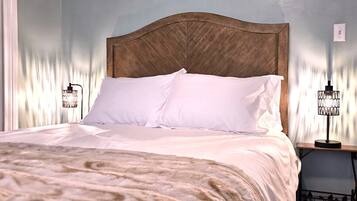 4 bedrooms, desk, iron/ironing board, travel crib