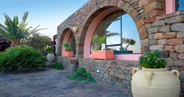 Exterior detail - Dammuso Sky (Pantelleria)