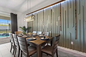 Dining - Luxe Villa with Pool and Spa, Game room & Free Resort Access! Sleeps 22! (Davenport)