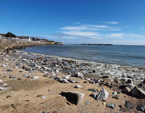 Beautiful Beach front Apartment in Rhos on Sea