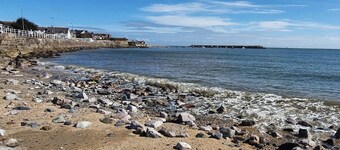 Beautiful Beach front Apartment in Rhos on Sea