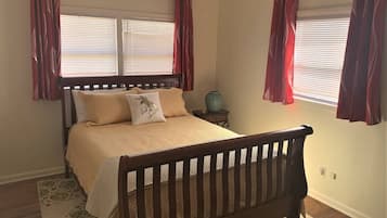 3 bedrooms, in-room safe, WiFi, bed sheets