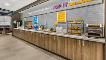 Desayuno bufé gratuito y diario