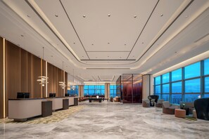 Lobby - Hilton Garden Inn Kunming Railway Station South (Kunming)