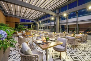 Garden view - Hilton Garden Inn Kunming Railway Station South (Kunming)