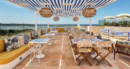 Amarello Hotel Praia Santo Andre, Tapestry Collection Hilton