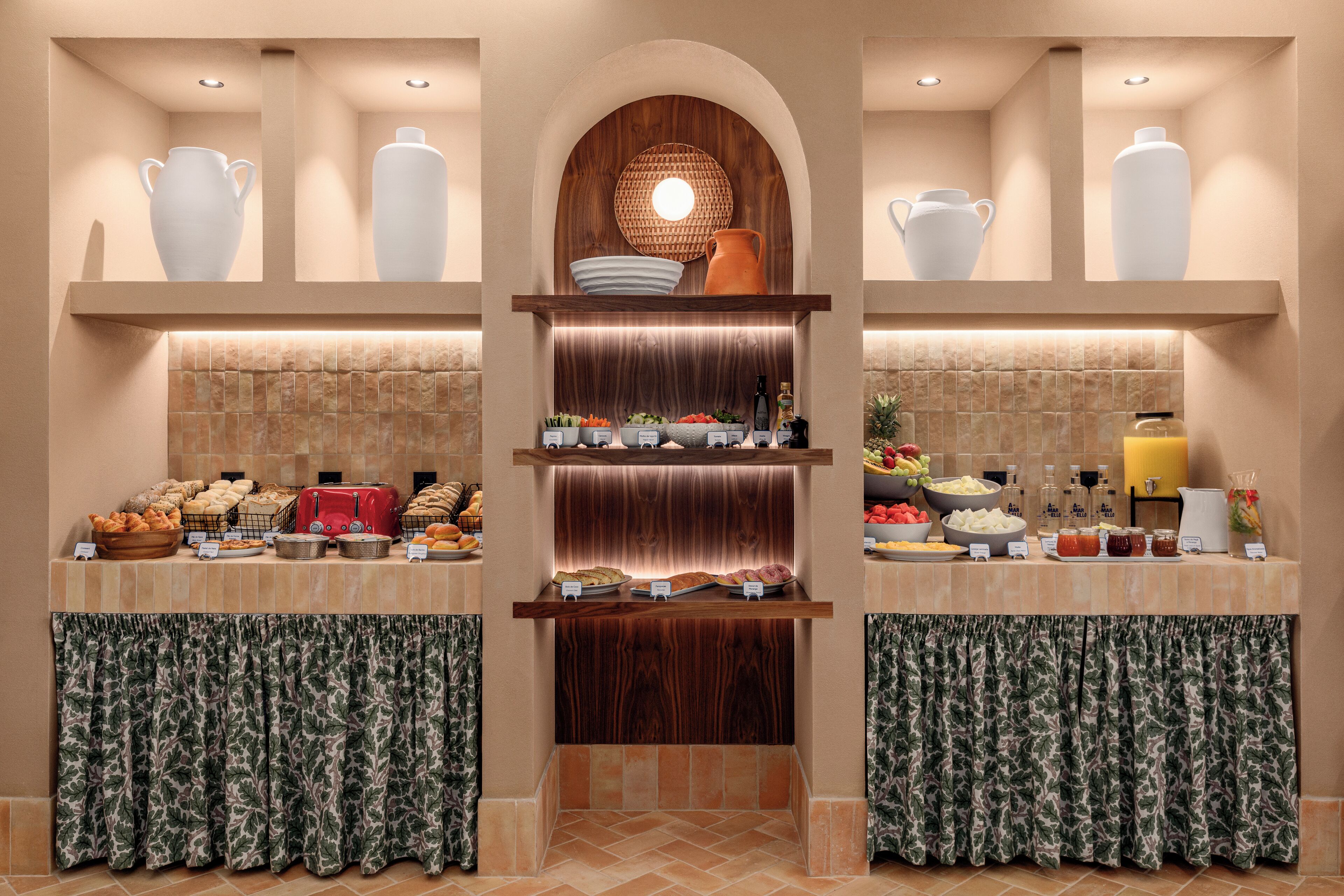 Petit déjeuner buffet servi tous les jours en supplément