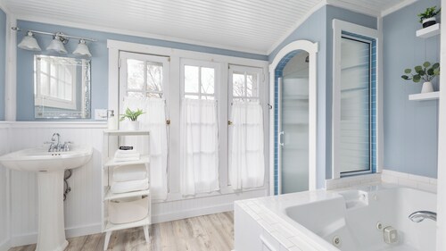 Historic Home w/ Sauna, HotTub, Speakeasy & Game Room