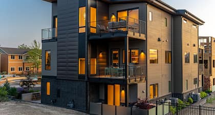 Millpointe Main 3.0 - Luxury Meets Location: Sauna, Cold Plunge, Concerts nearby