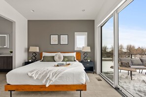 3 chambres, fer et planche à repasser, Wi-Fi, draps fournis