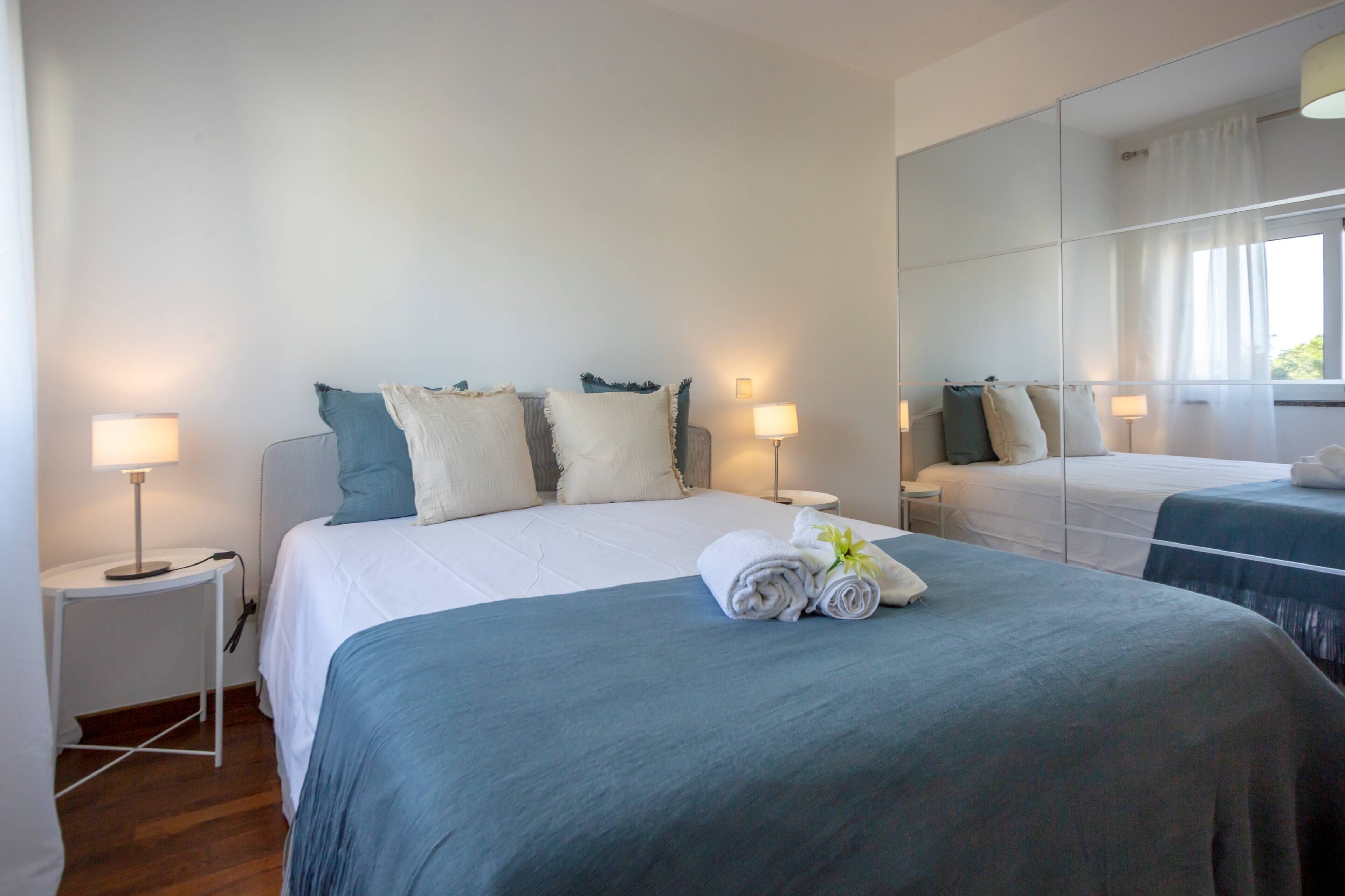 1 habitación, tabla de planchar con plancha, internet y ropa de cama 