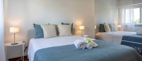 1 bedroom, iron/ironing board, internet, bed sheets