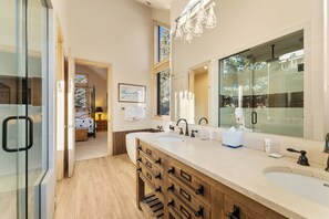 Villa (3 Bedrooms) | Exterior - Ironwood #2990 (Keystone)