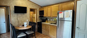 Rental Cabin #402 w/ King bed