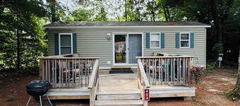 Rental Cabin #403 w/ Queen bed
