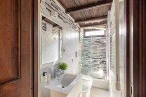 Dusche, Haartrockner, Bidet