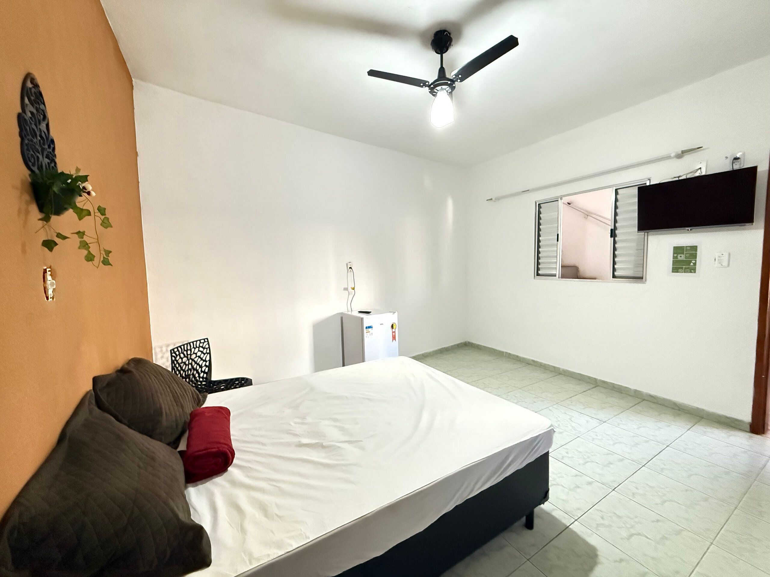 Suite básica | 1 habitación, espacio para trabajar con laptop y cortinas blackout 