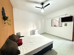 Basic Suite | 1 bedroom, laptop workspace, blackout curtains, iron/ironing board - Pé na Areia Praia da Aviação II (Praia Grande)